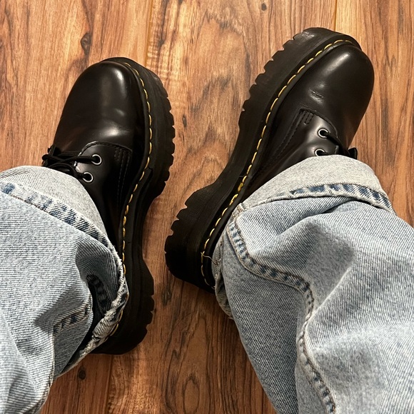 **SOLD** Doc Marten Platform Boots - Picture 1 of 10